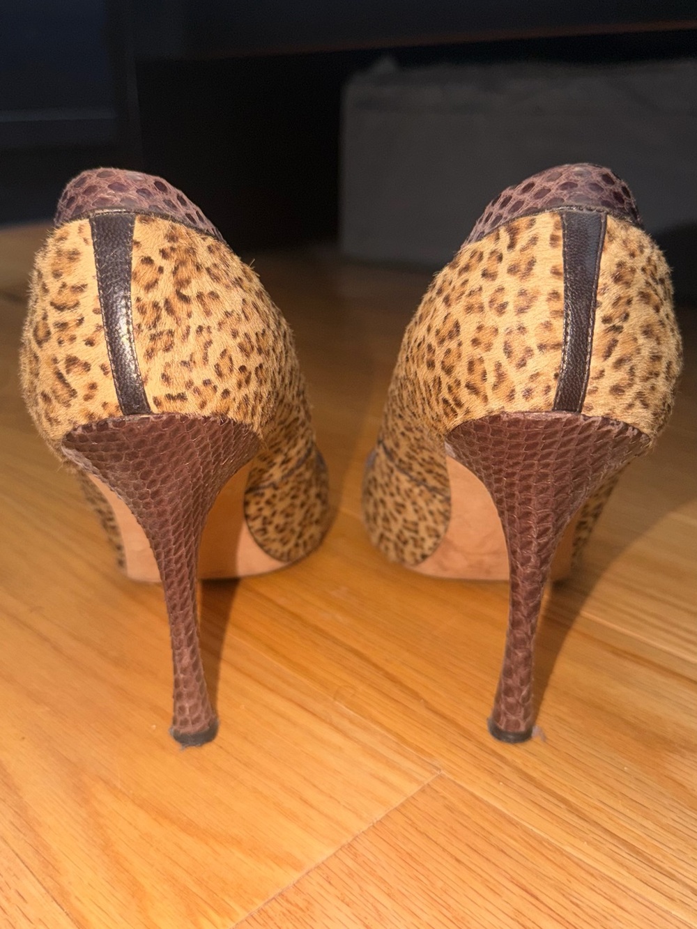 Manolo Blahnik Leopard Print Pointed Toe Pumps with Brown Trim - Picture 3 of 6